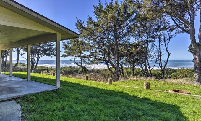 Smith River Casa | Northern California Home, Steps to Pelican Beach!
