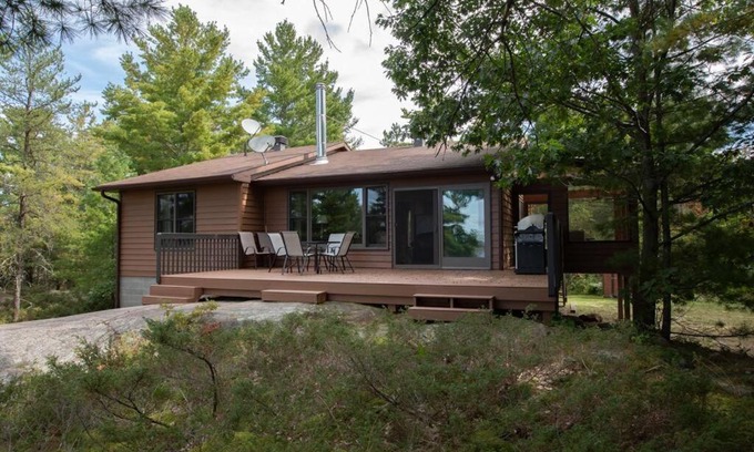 Nipissing Casa | Northern Hideaway - 3 bedroom 4 season Home