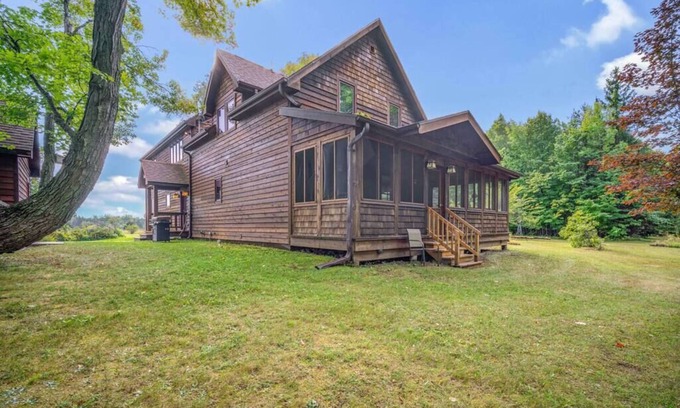 Gills Rock Casa | Newley remolded Northern Lights Farmhouse