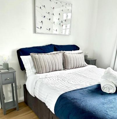 Lavender Fields Casa | Northern Line Double Room Stay with Free Parking
