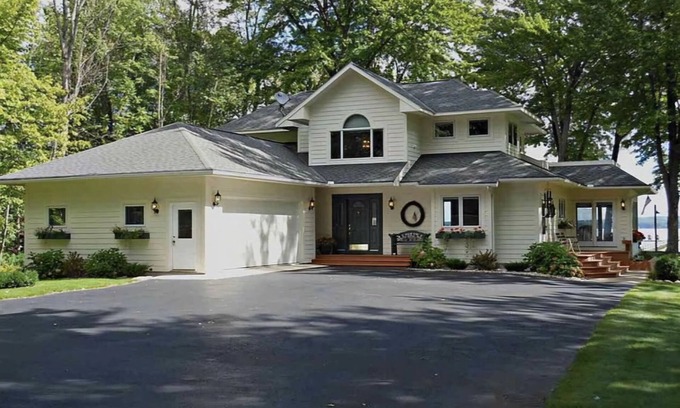 Brutus Casa | Northern Retreat Burt Lake's Western Shore