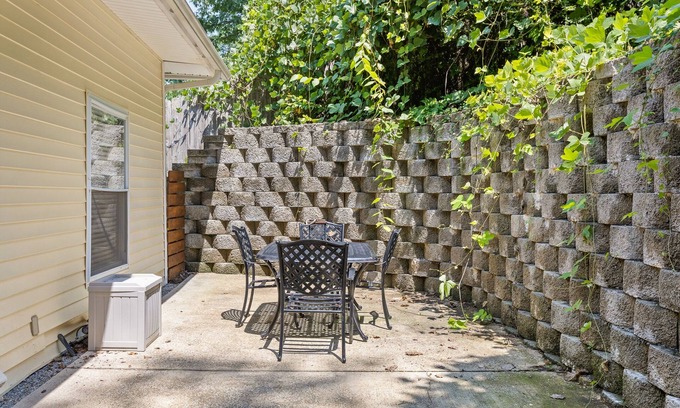 North Chattanooga Casa | N. Chatt Charm -2 Bedroom -Walk to Walnut St Bridge, Coolidge Park, & the river!