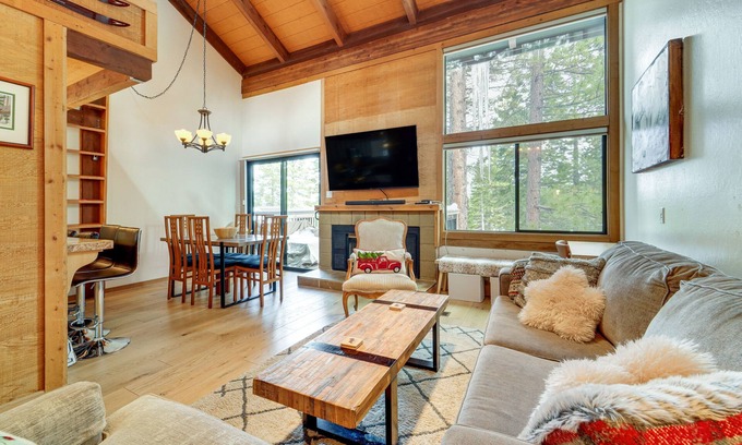 Truckee Condominio | Northstar Resort Condo w/Hot Tub, Shuttle Access!
