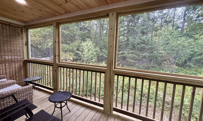 Bar Harbor Cabina | Norumbega Cottage #9 at Explore Acadia Cottages