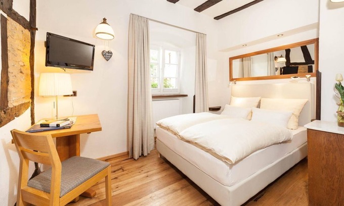 Zeltingen-Rachtig Casa | Nostalgia Superior double room in the GH Winzerhaus - Hotel Zeltinger Hof