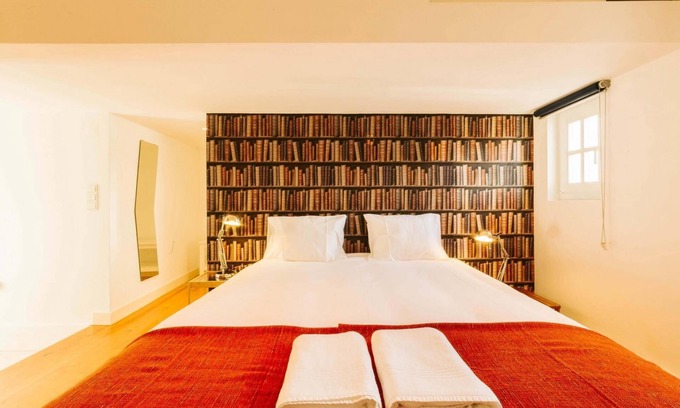 Misericordia Apartamento | Not Guilty Duplex at Bairro Alto
