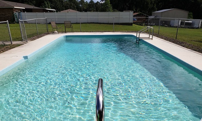 DeLand Casa | AMPLIA CASA CON PISCINA. UBICACIÓN ACE CERCA DEL CENTRO DE FLORIDA. ¡PATIO ABIERTO!❤
