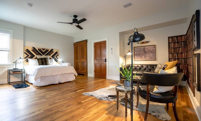 Five Points Apartamento | Notorious Outlaw | Beer + Wine| Sleeps 4