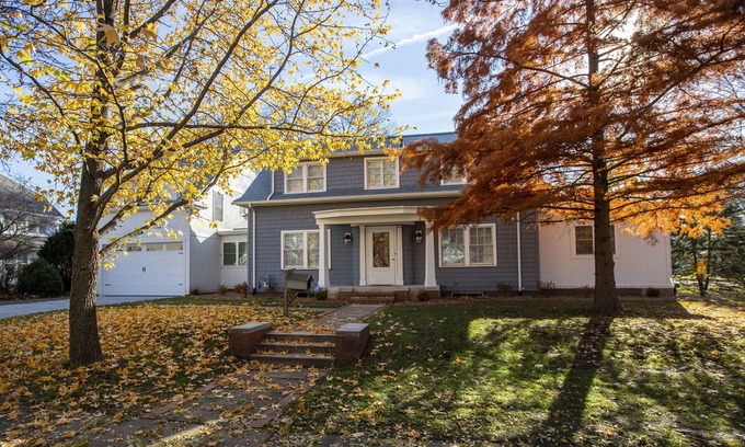 Northeast South Bend Casa | Notre Dame Home -7/10 of a mile from ND stadium