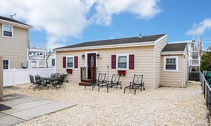 Ortley Beach Casa | 2 dormitorios Lazy River Seaside Park Cottage, a una cuadra de la playa de Seaside Park!