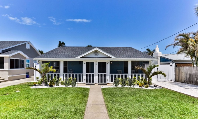 Boardwalk Casa | NSB 1/1 beachside pool home! blocks from Flagler Ave - pets welcome