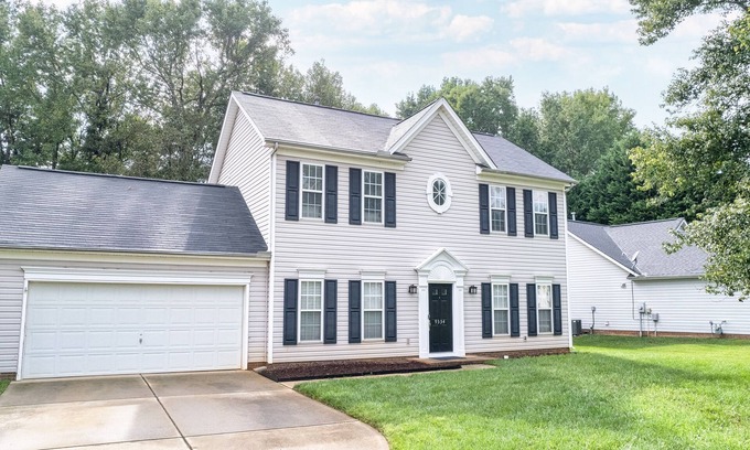 Provincetowne Casa | Spacious Cozy 3br Home Near Shops w Yard