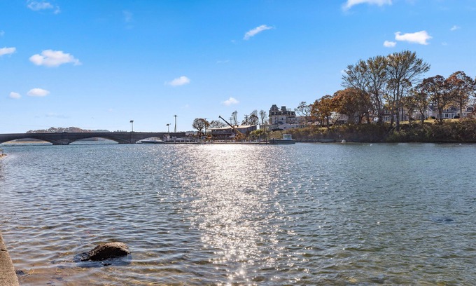 Onset Casa | Stonebridge House, Onset Waterfront- Unit A