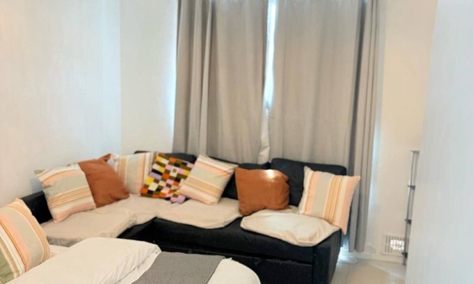 Abbey Wood Casa | J&J Stays Abbeywood 4-Bedroom Serviced accommodation Contractors and Families