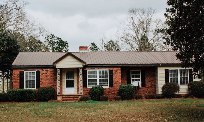 Morris Casa | Nubbintown UP House, Farm-Stay Vacation Escapada