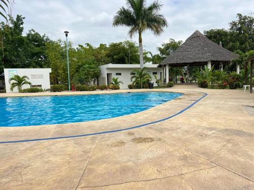 Lázaro Cárdenas Apartamento | Nueva en Frac Privado Alberca 50MBS FACTuramos