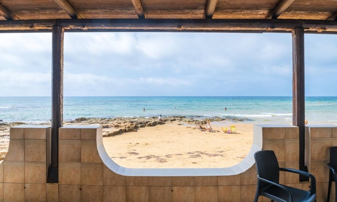 Punta Secca Apartamento | Numa, holiday apartment in Sicily on the beach of Montalbano - Punta Secca