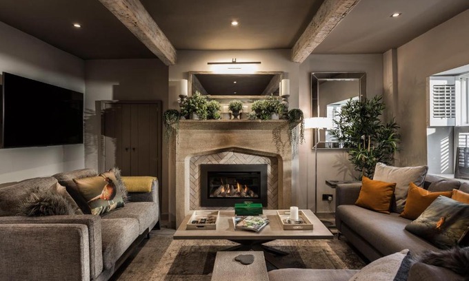 Whalley Casa | Number 10