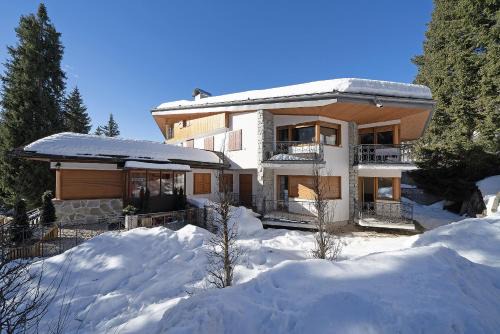Campo Carlo Magno Apartamento | Nuovo Appartamento Super Vista a Campiglio Parking Privato