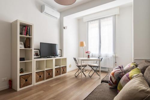 Zona Solari Apartamento | Nuovo Bilocale Moderno nel Cuore di Milano