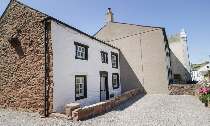 St Bees Cabaña | NURSERY COTTAGE, family friendly, with open fire in St Bees