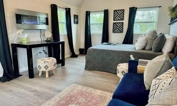 Dripping Springs Cabina | Nurture@ 13 Acres-Yoga/Hike/Meditate
