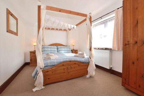 Tiverton Casa | Nuthatch near Huntsham