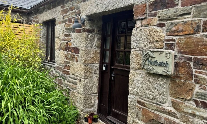 Mount Cabaña | Nuthatch - Traditional Cornish Stone Cottage