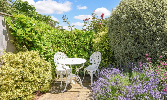 Charmouth Cabaña | Nutwood