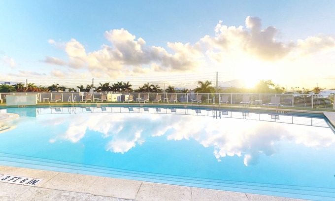 Ludlam Hotel | Nuvo Suites Hotel