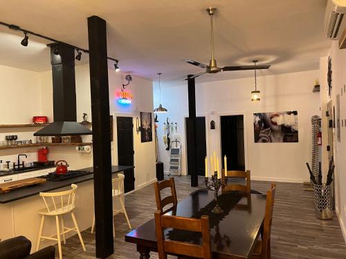 Bedford-Stuyvesant Apartamento | NYC Speakeasy-BedStuy Chapel