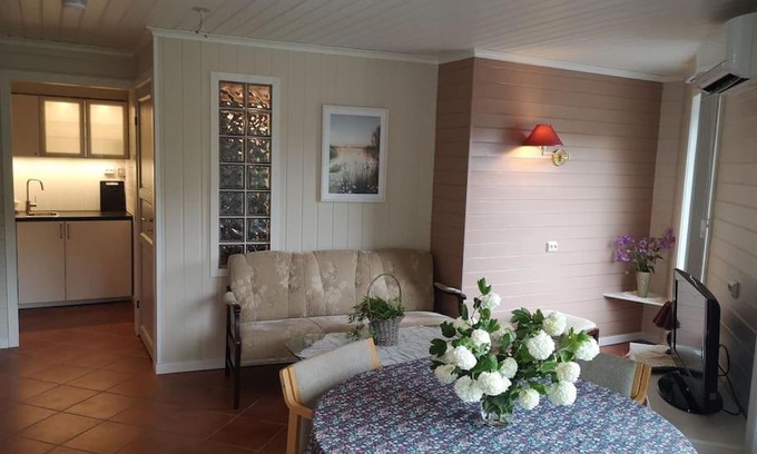 Aheim Apartamento | Nyoppusset leilighet. Dusj med steambad.