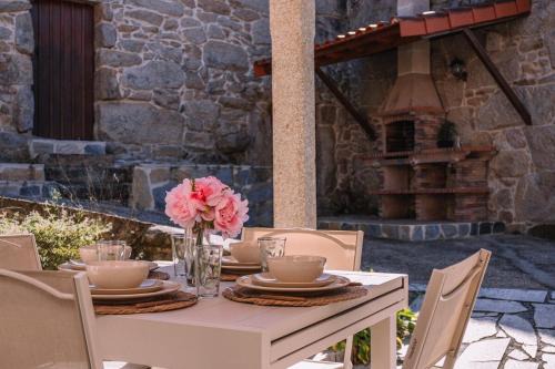 Arbo Casa | O Lar do Bispo by CABANA Rentals