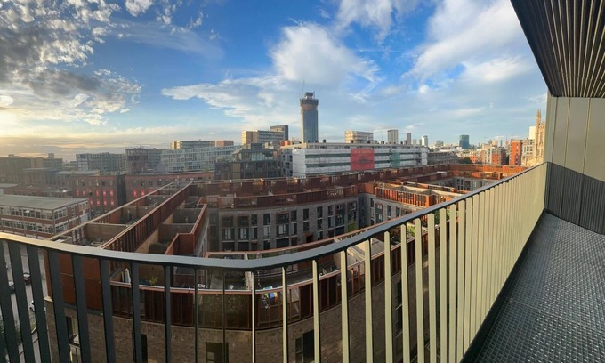 Trafford Apartamento | O M Luxurious Apartments