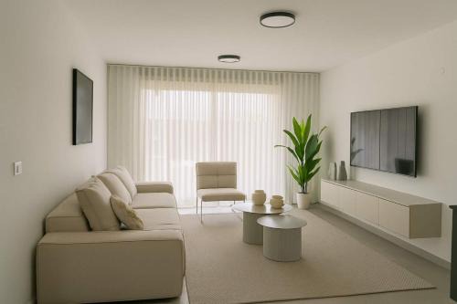 Bat Yam Apartamento | O&O - 2 BR Stylish & Modern Apartment