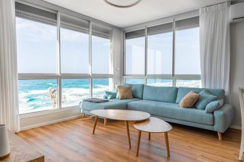 Bat Yam Apartamento | O&O Group - Amazing Seaview 3 BR Apartment