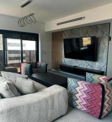 Bat Yam Apartamento | O&O Group-Charming 4BR APT with Stellar Sea View