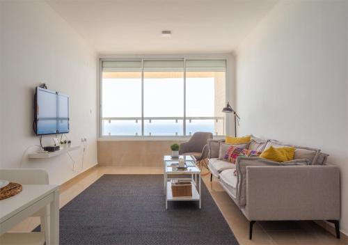 Bat Yam Apartamento | O&O Group-Exciting Beach View Best Loc Bat-Yam 3BR