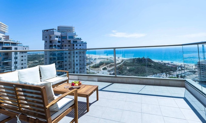 Rishon LeTsiyon Apartamento | O&O Group - SeaFront Luxurious 3 BR Apartment