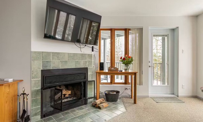Mont-Tremblant Condominio | O'Tremblant-Nature with Fireplace/Plein air avec foyer