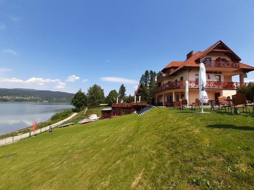 Zywiec Casa | O.W. MEGA nad jeziorem