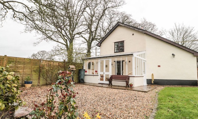 Cullompton Cabaña | OAK BARN, pet friendly, character holiday cottage in Kentisbeare