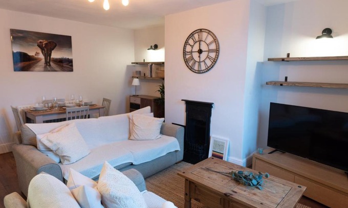 Deepcar Casa | Oak Cottage