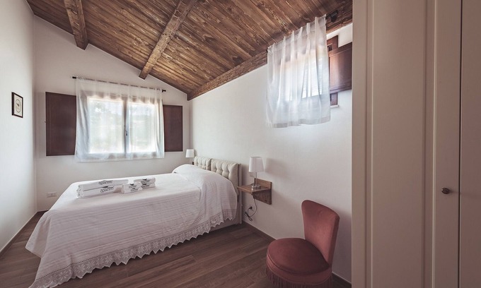 Nerbisci Otro | OAK FARMHOUSE - POPLAR APARTMENT