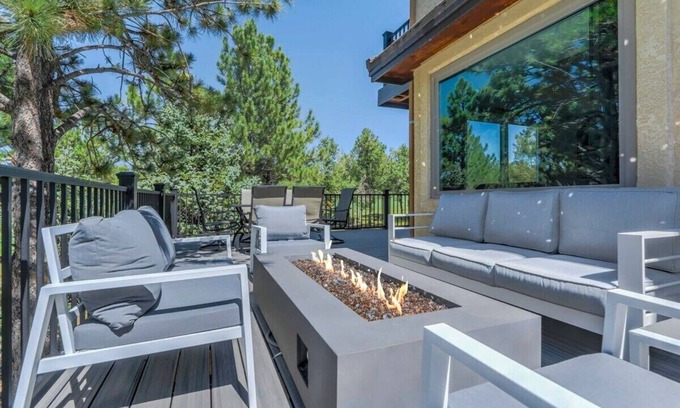 Woodmoor Casa | Oak Hills Clubhouse! Luxury Retreat Near USAFA