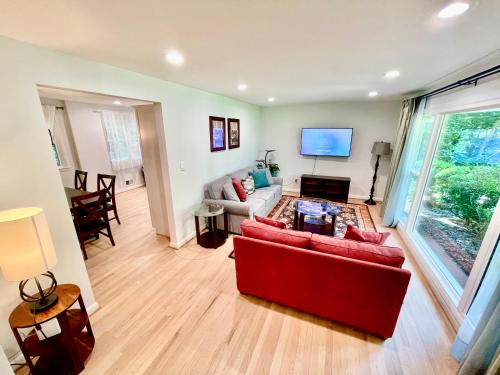 Silver Spring Casa | Oak House