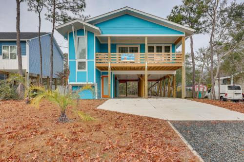 Tranquil Harbour Casa | Oak Island Coastal Home with Covered Deck!