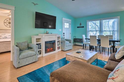 Long Beach Casa | Oak Island Vacation Rental Less Than 1 Mi to Beach!