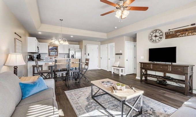 Branson West Condominio | Oak Lane Escape - Branson - Resort Condo on Golf Course w/ Endless Amenities