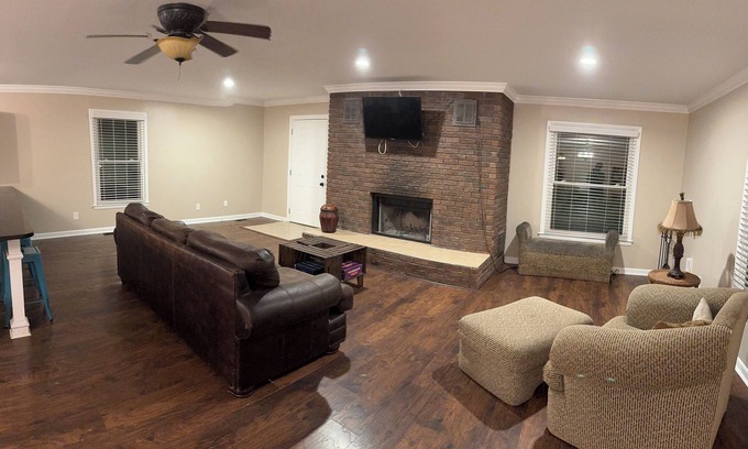 Huntsville Casa | Oak Park Oasis